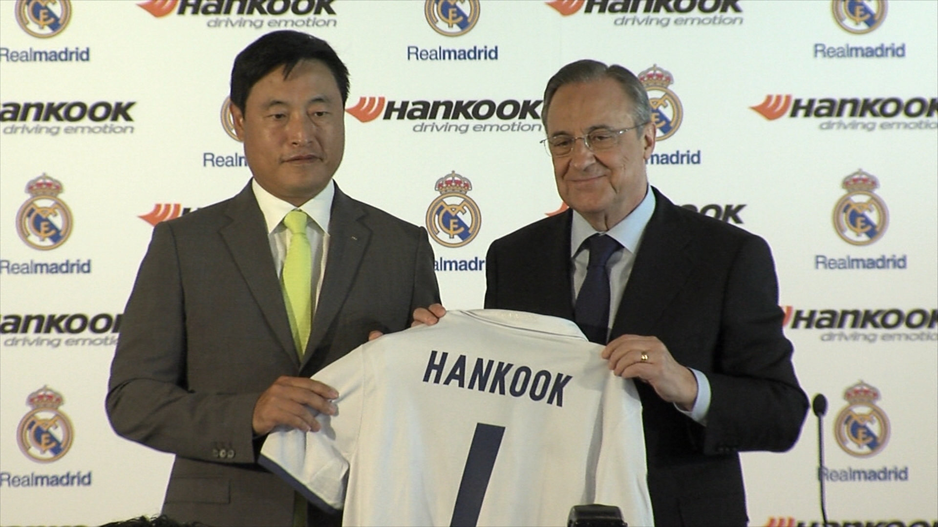 Hankook Tire y el Real Madrid hacen oficial su contrato de colaboración global en el estadio Santiago Bernabéu