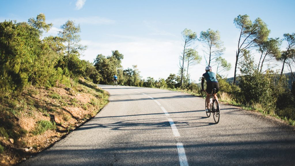 adelantar ciclistas