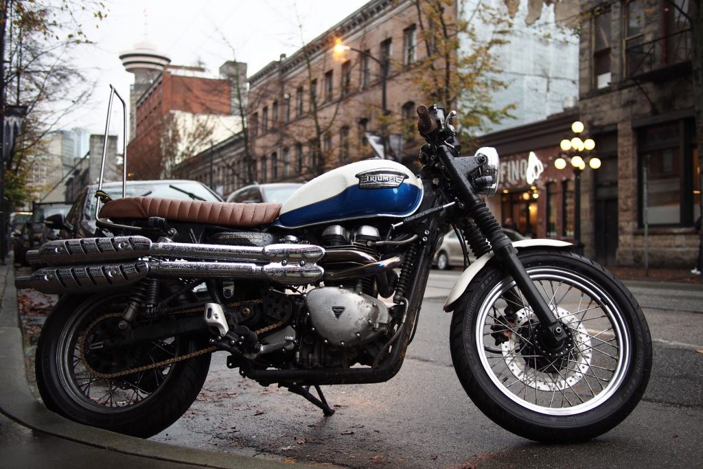 moto lluvia