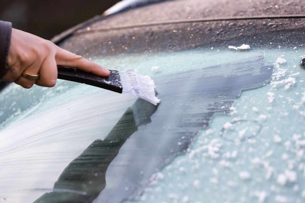 Cómo limpiar los cristales del coche - Fácil y económico