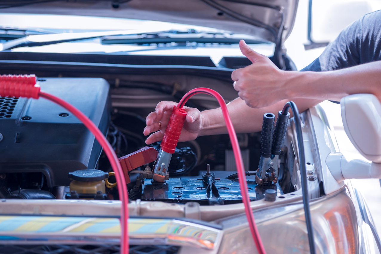 Por qué deberías llevar un arrancador de batería en tu coche y cuáles son  los mejores