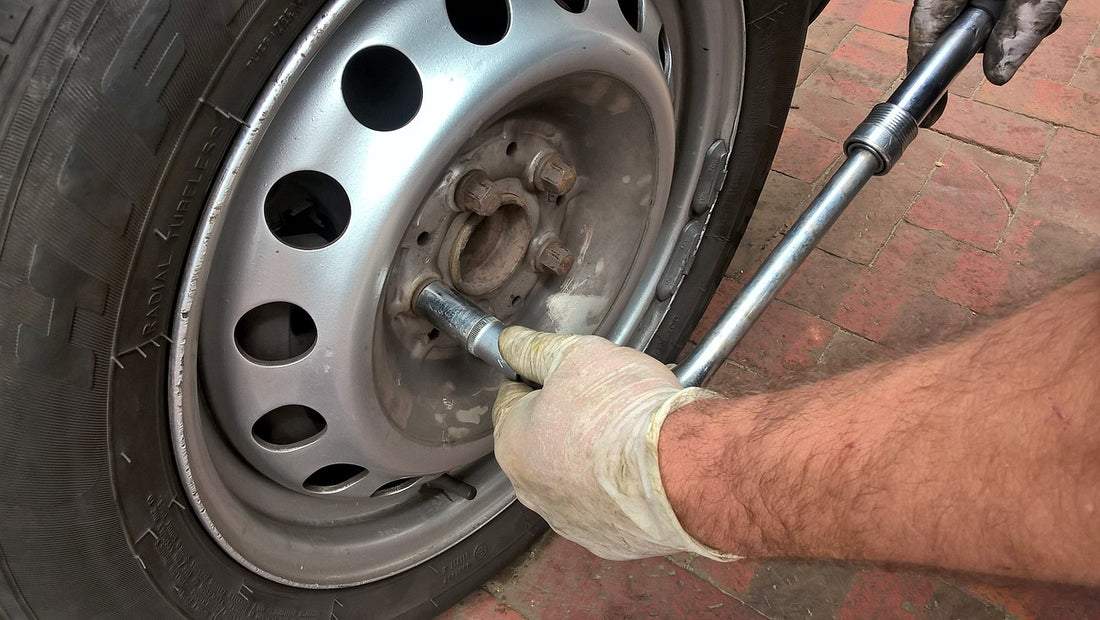 Cómo cambiar una rueda: tu guía Confortauto
