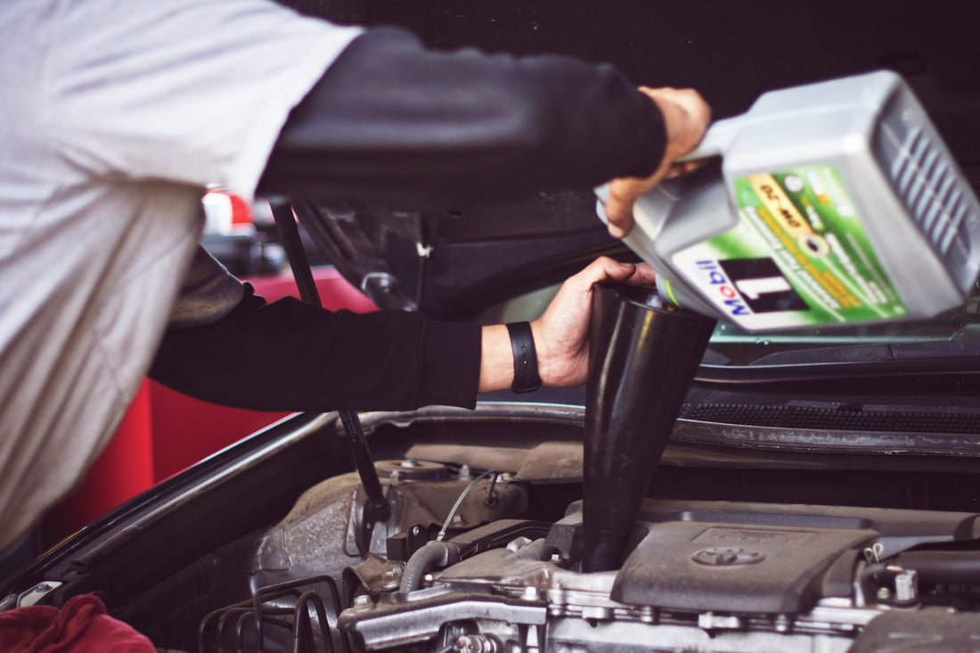 Las fugas más habituales en los coches, ¿qué significan y cómo identificarlas?