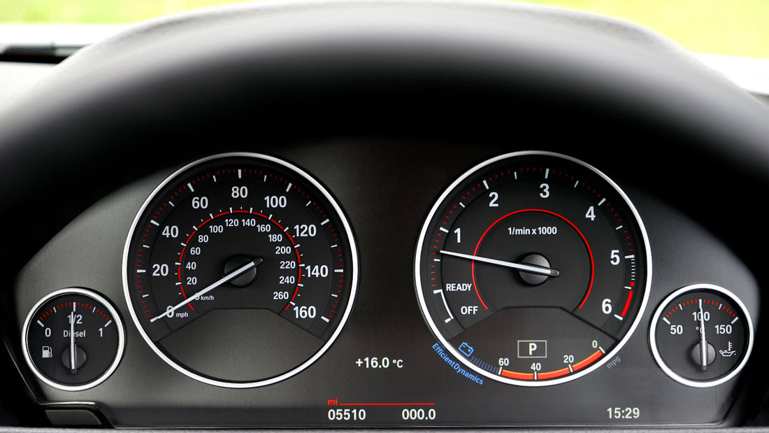¿Sabías que tu coche tiene un odómetro? Un invento de Arquímedes en los vehículos de todo el mundo