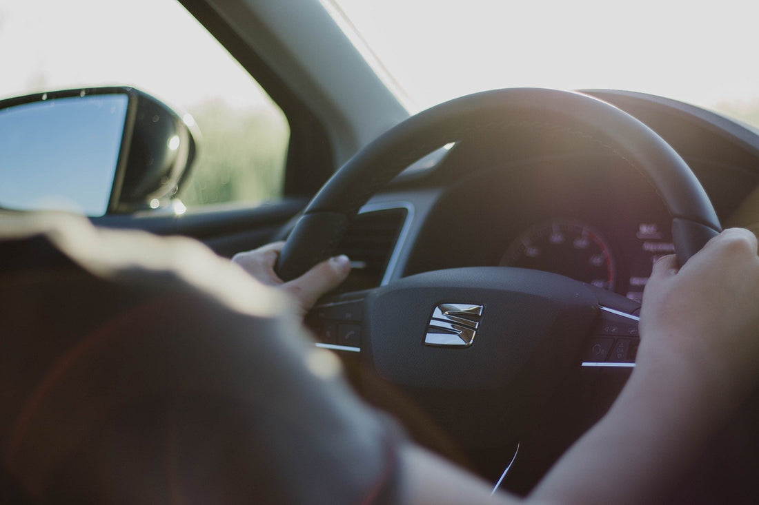 Causas de la vibración en el volante: ¿cuándo es momento de visitar tu taller?